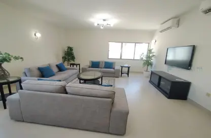 Apartment - 3 Bedrooms - 3 Bathrooms for rent in Al Buteen - Al Ras - Deira - Dubai