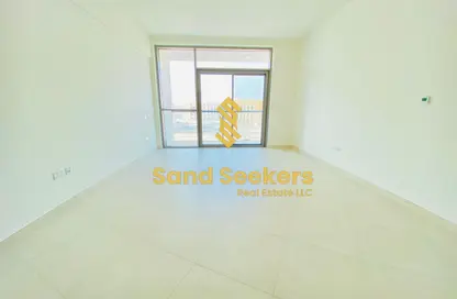 شقة - 3 غرف نوم - 4 حمامات للايجار في روضة أبو ظبي - أبوظبي