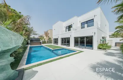 Villa - 3 Bedrooms - 4 Bathrooms for sale in Meadows 8 - Meadows - Dubai