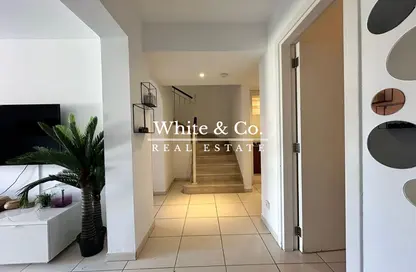 Villa - 2 Bedrooms - 3 Bathrooms for rent in Springs 8 - The Springs - Dubai