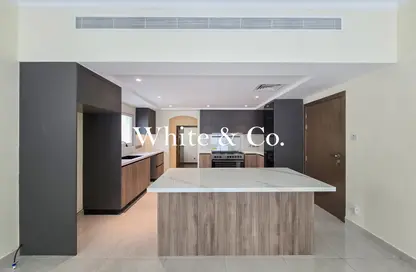 Villa - 5 Bedrooms - 5 Bathrooms for rent in Meadows 2 - Meadows - Dubai