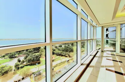 Apartment - 2 Bedrooms - 3 Bathrooms for rent in Wave tower - Corniche Road - Abu Dhabi