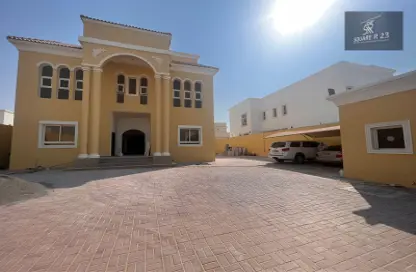 Outdoor Building image for: Apartment - 1 Bathroom for rent in Madinat Al Riyad - Abu Dhabi, Image 1