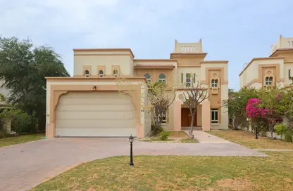 Villa - 5 Bedrooms - 6 Bathrooms for sale in Entertainment Foyer - European Clusters - Jumeirah Islands - Dubai