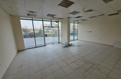 Shop - Studio - 1 Bathroom for rent in Airport Road - Abu Dhabi