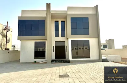 Villa - 4 Bedrooms - 5 Bathrooms for rent in Al Aweer 1 - Al Aweer - Dubai