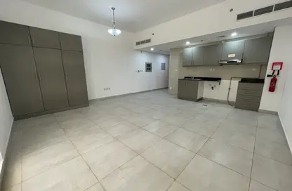 Apartment - Studio - 1 Bathroom for rent in Jumeirah Garden City - Al Satwa - Dubai