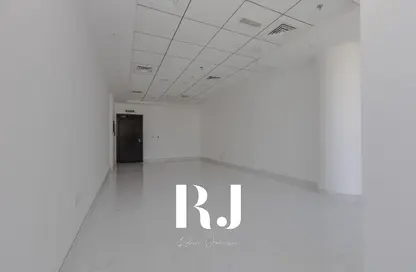 مكتب - استوديو للايجار في B2B  برج - الخليج التجاري - دبي