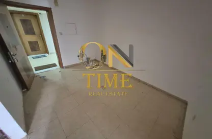 Apartment - 2 Bedrooms - 1 Bathroom for rent in Corniche Tower - Ajman Corniche Road - Ajman