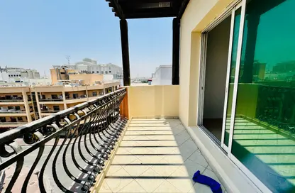شقة - 2 غرف نوم - 3 حمامات للايجار في عود ميثاء - بر دبي - دبي