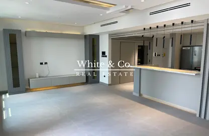 Apartment - 2 Bedrooms - 3 Bathrooms for sale in Standpoint Tower 1 - Standpoint Towers - Downtown Dubai - Dubai