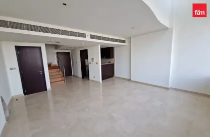 شقة - غرفة نوم - 2 حمامات للبيع في سكاي جاردنز - مركز دبي المالي العالمي - دبي