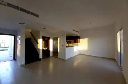 Villa - 3 Bedrooms - 4 Bathrooms for rent in Arabella Townhouses 3 - Arabella Townhouses - Mudon - Dubai