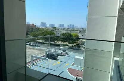 شقة - 2 غرف نوم - 3 حمامات للبيع في عزيزي برتون - الفرجان - دبي