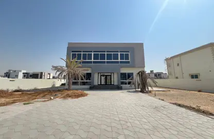 Villa - 5 Bedrooms - 6 Bathrooms for rent in Al Aweer 1 - Al Aweer - Dubai