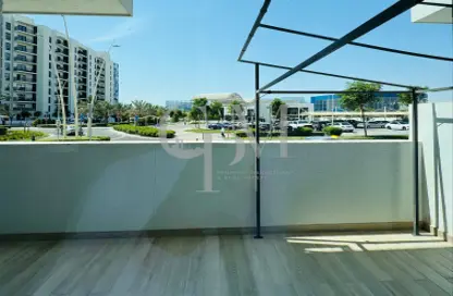 Apartment - 1 Bedroom - 2 Bathrooms for rent in Waters Edge - Yas Island - Abu Dhabi