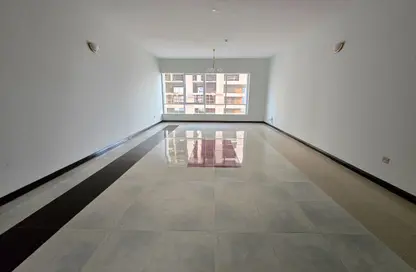 Apartment - 3 Bedrooms - 4 Bathrooms for rent in Al Majaz 1 - Al Majaz - Sharjah