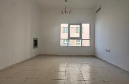 شقة - غرفة نوم - 2 حمامات للايجار في بناية أبو شغارة - أبو شغارة - الشارقة