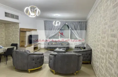 شقة - 2 غرف نوم - 2 حمامات للايجار في الممزر بلازا - شارع التعاون - التعاون - الشارقة