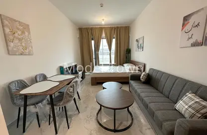 Apartment - Studio - 1 Bathroom for rent in Oasis 1 - Oasis Residences - Masdar City - Abu Dhabi