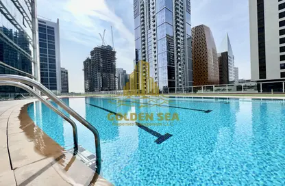 صورة لـ حوض سباحة شقة - 3 غرف نوم - 4 حمامات للايجار في برج آد ون - كابيتال سنتر - أبوظبي ، صورة رقم 1