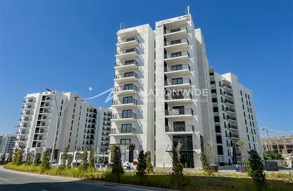 Apartment - 2 Bedrooms - 2 Bathrooms for rent in Waters Edge - Yas Island - Abu Dhabi