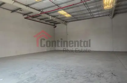 Warehouse - Studio - 1 Bathroom for rent in Al Sajaa - Sharjah