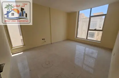 شقة - غرفة نوم - 2 حمامات للايجار في مجمع مويلح - تجارية مويلح - الشارقة