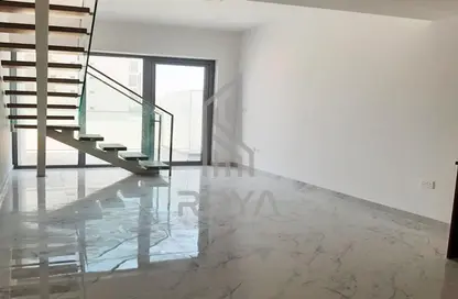 Townhouse - 2 Bedrooms - 2 Bathrooms for sale in Oasis Residences - Masdar City - Abu Dhabi