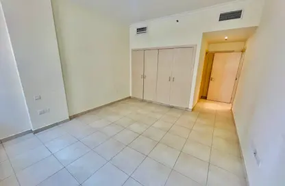 Apartment - 1 Bedroom - 2 Bathrooms for rent in Al Sharafi Building - Al Karama - Dubai