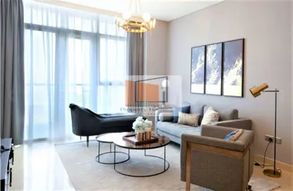 Living Room image for: Apartment - 3 Bedrooms - 4 Bathrooms for rent in United Square - Al Khalidiya - Abu Dhabi, Image 1