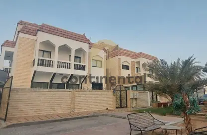 مجمع سكني - 5 غرف نوم - 7 حمامات للبيع في الكرامة - أبوظبي