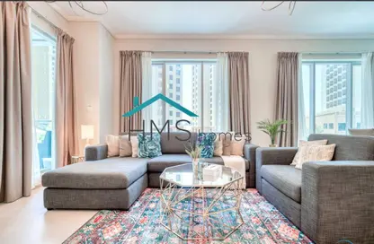 Living Room image for: Apartment - 1 Bedroom - 2 Bathrooms for sale in Shemara Tower - Marina Promenade - Dubai Marina - Dubai, Image 1