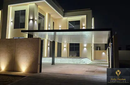 Villa - 5 Bedrooms - 7 Bathrooms for rent in Al Aweer 1 - Al Aweer - Dubai