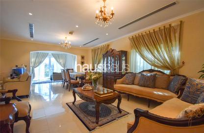 Villa - 4 Bedrooms - 5 Bathrooms for sale in Legacy - Jumeirah Park - Dubai