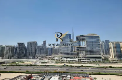 شقة - 3 غرف نوم - 3 حمامات للايجار في فندق ومساكن برج باراماونت - الخليج التجاري - دبي