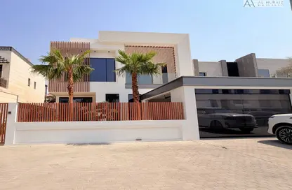 Villa - 4 Bedrooms - 5 Bathrooms for sale in Jumeirah Park Homes - Jumeirah Park - Dubai