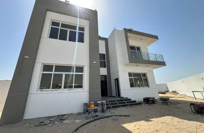 Villa - 7 Bedrooms - 7+ Bathrooms for rent in Al Aweer 1 - Al Aweer - Dubai