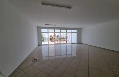 Empty Room image for: Villa - 3 Bedrooms - 2 Bathrooms for rent in Al Towayya - Al Ain, Image 1