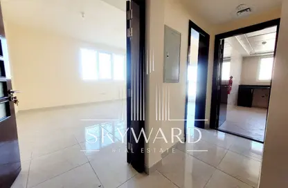 شقة - 2 غرف نوم - 2 حمامات للايجار في شعبية - مصفح - أبوظبي