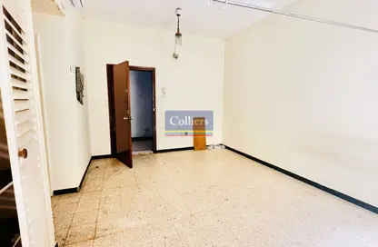 Apartment - Studio - 1 Bathroom for rent in Al Muteena - Deira - Dubai