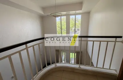 فيلا - 4 غرف نوم - 3 حمامات للبيع في الفرات - البحيرات - دبي