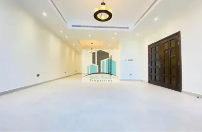 Empty Room image for: Villa - 5 Bedrooms - 7 Bathrooms for rent in Al Falah Street - City Downtown - Abu Dhabi, Image 1