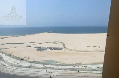 شقة - 2 غرف نوم - 2 حمامات للايجار في برج الكورنيش - طريق كورنيش عجمان - عجمان