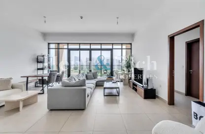 Apartment - 3 Bedrooms - 4 Bathrooms for rent in Vida Residence 1 - Vida Residence - The Hills - Dubai