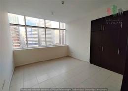 شقة - 2 غرف نوم - 3 حمامات للكراء في برج الإمارات - شارع حمدان - أبوظبي