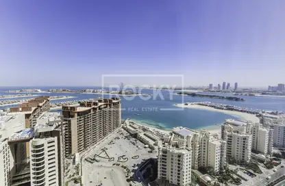 Apartment - Studio - 1 Bathroom for rent in The Palm Tower - Palm Jumeirah - Dubai