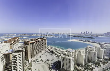 شقة - 1 حمام للايجار في برج النخيل - نخلة جميرا - دبي