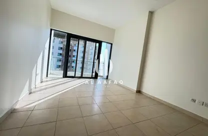 Apartment - 3 Bedrooms - 5 Bathrooms for rent in Al Mamzar - Al Mamzar - Sharjah - Sharjah