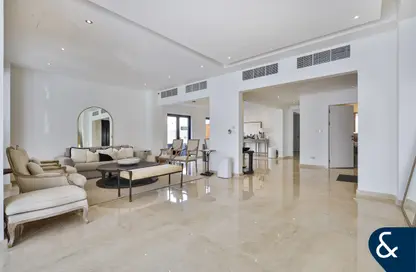 Villa - 5 Bedrooms - 6 Bathrooms for sale in Meadows 1 - Meadows - Dubai